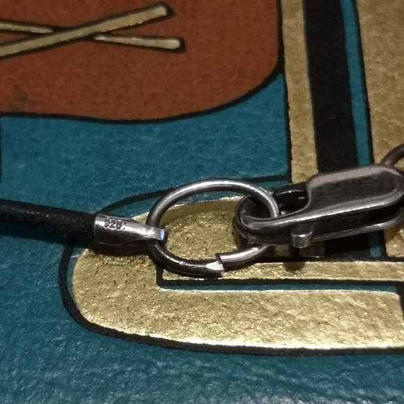 Sterling and leather necklace - Picture 2 of 3